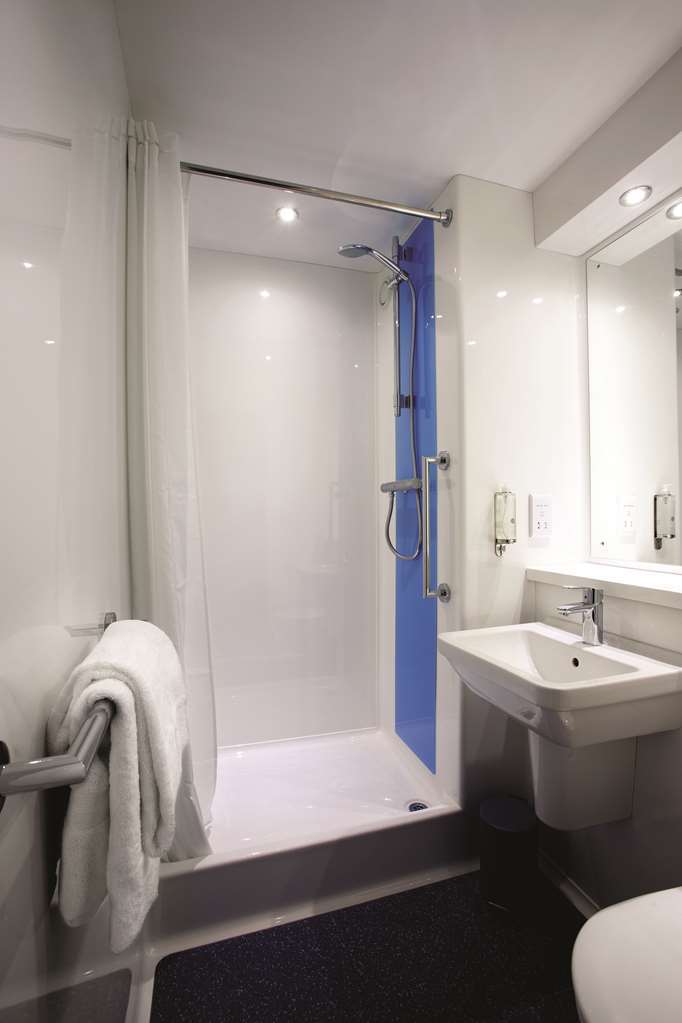 Travelodge Birmingham Kingswinford Phòng bức ảnh
